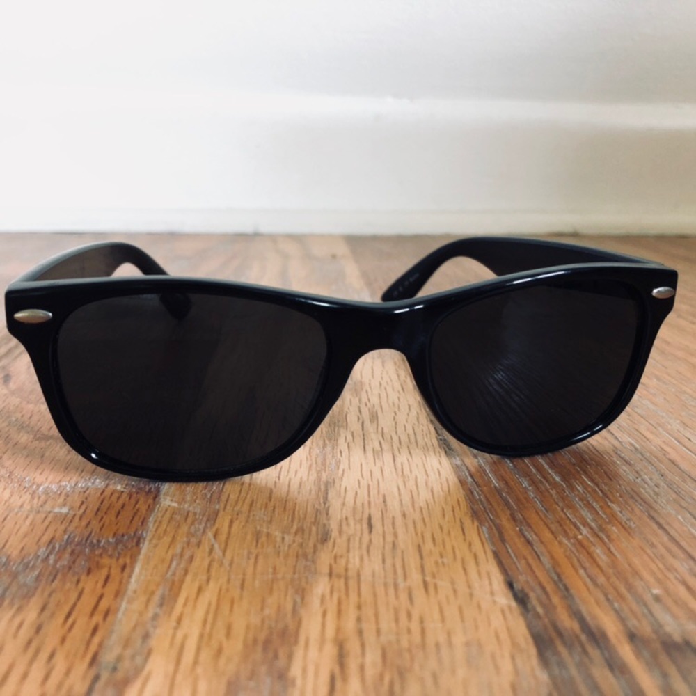 Black Wayfarer Sunglasses